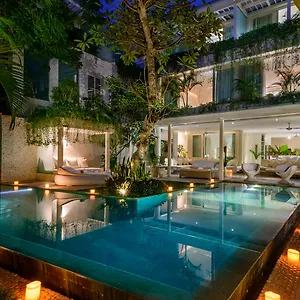 Deva , Seminyak (Bali) Indonesia